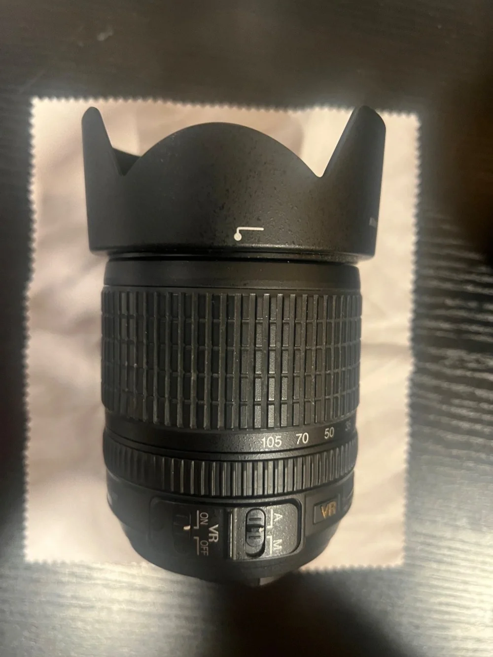 Nikon AF-S DX NIKKOR 18-135mm Zoom Lens F Mount with HB-32 Hood
